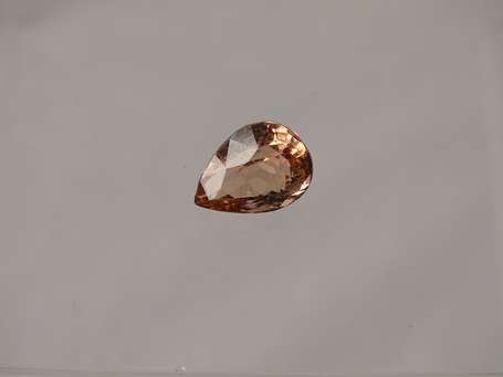 Rare tourmaline rose orangée taille poire 5.79 cts