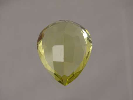 Quartz « lemon » taille poire de 37.75 cts