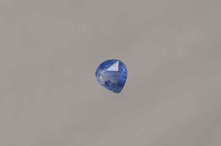 Saphir taille poire 1.55 ct « cornflower blue »