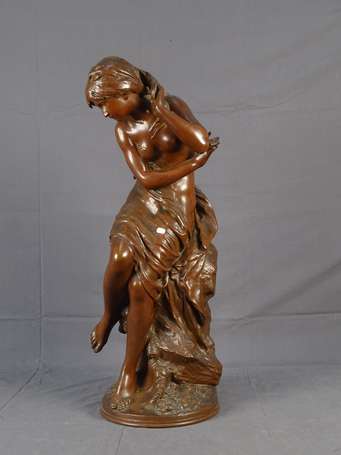 MOREAU Mathurin 1822-1912 La Vague Sujet en bronze