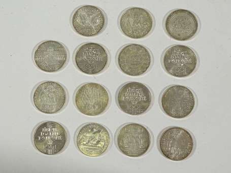 Lot de 15 monnaies de 100 francs en argent. P. 225