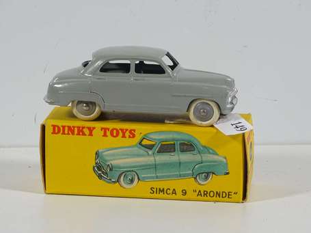 Dinky toys France - Simca 9 aronde - couleur gris 
