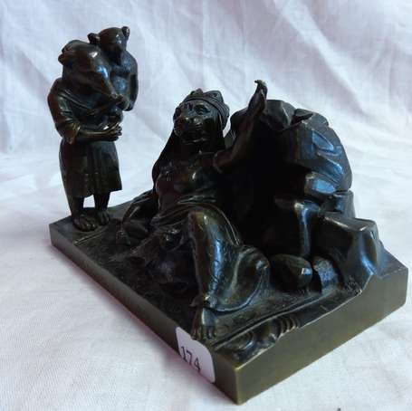 La Lionne et l'Ourse Sujet en bronze patiné. H. 11