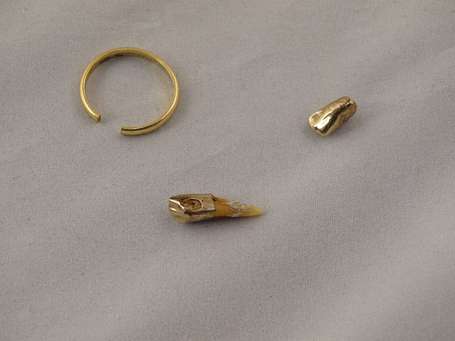 Débris d'or (750) dont bague et or dentaire. Poids