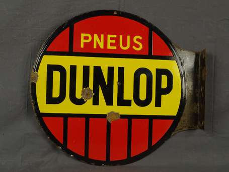 DUNLOP : Plaque émaillée double-face à équerre. 