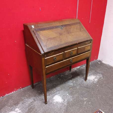 Bureau scriban placage et marqueterie, pieds 