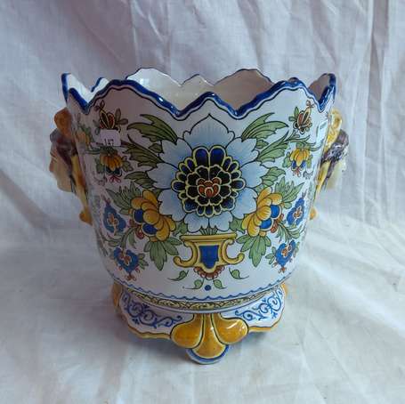 NEVERS Montagnon. Cache pot en faïence, décors de 