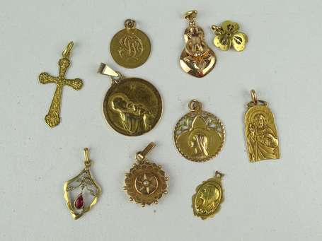 Lot de Médailles et pendentifs en or 750°/°°° P.