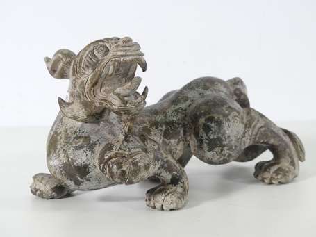 CHINE - Chimère en pierre dure sculptée mouchetée 