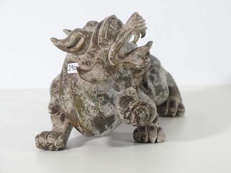 CHINE - Chimère en pierre dure sculptée mouchetée 
