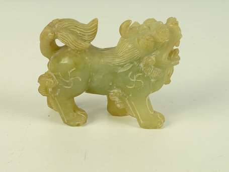 Statuette de Qilin en pierre dure céladon, les 