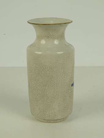 Vase rouleau à col resserré en porcelaine 