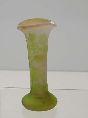 GALLÉ Emile (1846-1904), petit vase soliflore à 