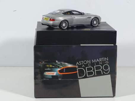 IXO  - Aston DBR9 grise - neuf en boite 