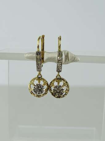 Paire de boucles d'oreilles dormeuses en or 