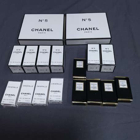 CHANEL Lot de 15  Flacons, miniatures et 