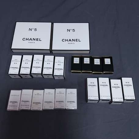 CHANEL  Lot de 20  Flacons, miniatures et 