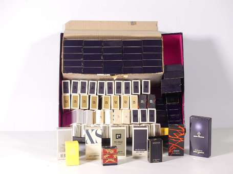 PACO RABANNE - Lot d'environ 75 miniatures. On 