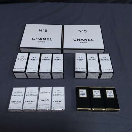 CHANEL  Lot de 15 Flacons, miniatures et 