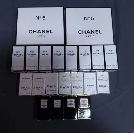 CHANEL Lot de 20 Flacons, miniatures et 