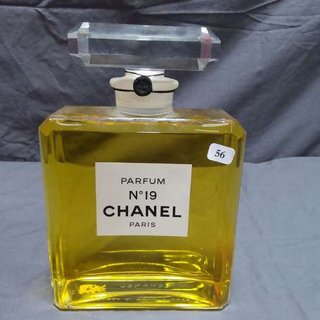 CHANEL N° 19 Flacon factice géant en verre, le 