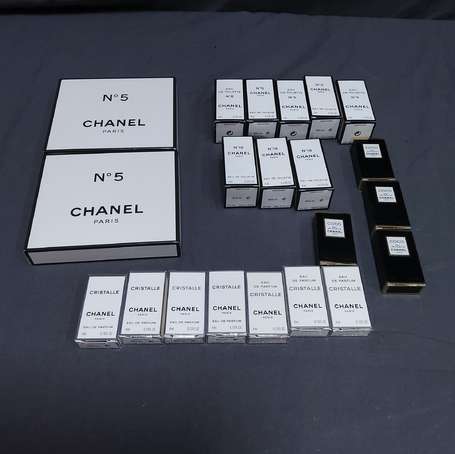 CHANEL Lot de 20 Flacons, miniatures et 