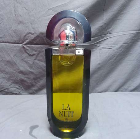 PACO RABANNE La Nuit Flacon ovale plat factice 