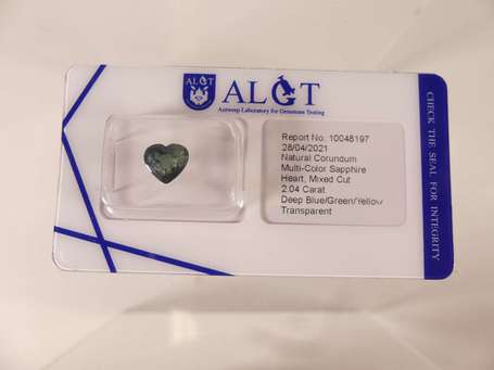 Saphir bleu-vert taille cœur 2,04 ct. Certificat 