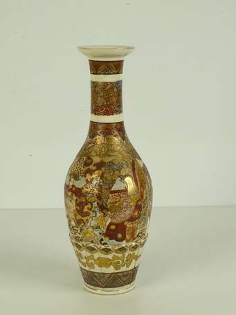 JAPON Satsuma Vase fuselé en céramique, décor 