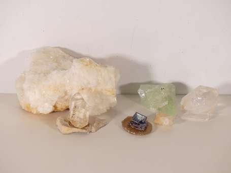 Lot de 6 minéraux: bloc Quartz blanc, cristal de 