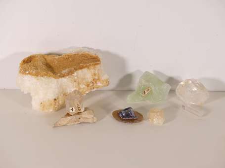 Lot de 6 minéraux: bloc Quartz blanc, cristal de 
