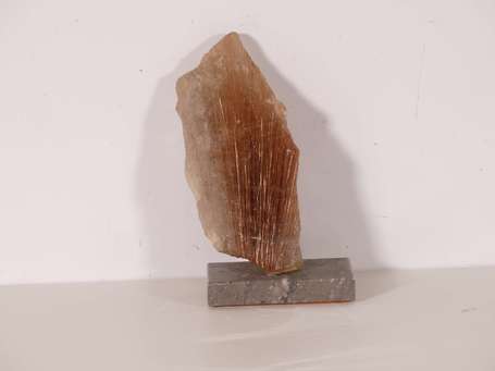 Quartz fumé à inclusion d'aiguilles rutile. H. 16 