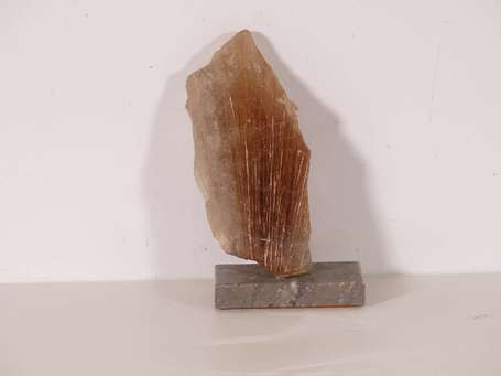 Quartz fumé à inclusion d'aiguilles rutile. H. 16 