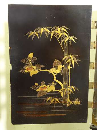 JAPON Epoque Edo - Cabinet en laque à décor de 