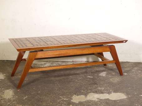 Table basse rectangulaire en bois verni, le 