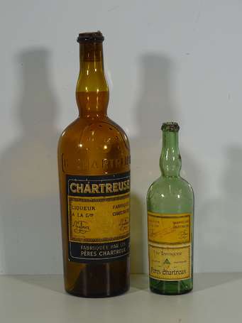 GRANDE CHARTREUSE : Grande Bouteille factice. H : 