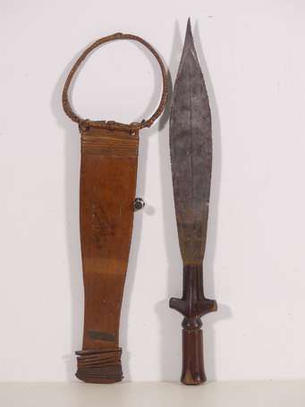 Ancien petit sabre de guerrier en bois et métal 