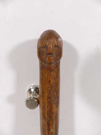 Ancien couteau de sculpteur en bois et métal dont 