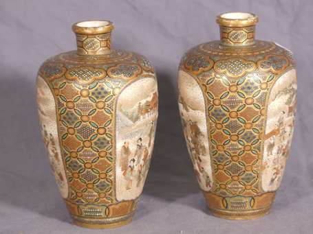 JAPON, Fours de Satsuma - Paire de petits vases 