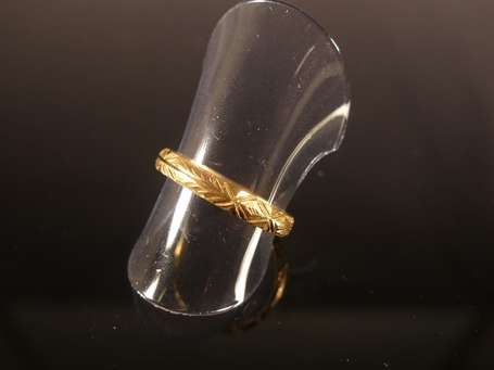 Bague jonc à l'anneau dédoublé ciselé en or jaune 