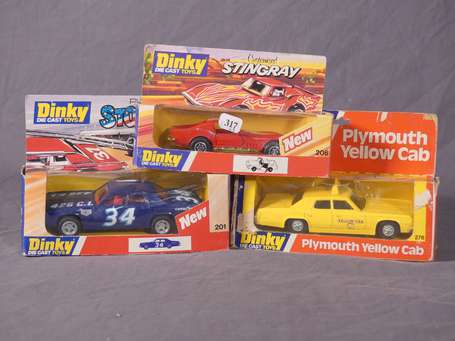 Dinky toys GB - 3 véhicules - Stingray/plymouth 