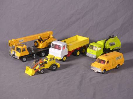 Dinky toys GB - Lot de 5 véhicules de travaux  - 