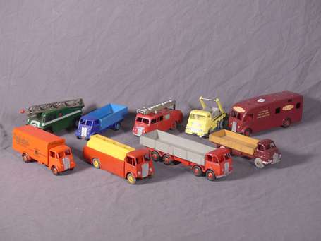 Dinky toys GB - Lot de 9 camions restaurés et 