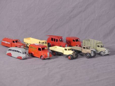 Dinky toys GB - Lot de 9 camions restaurés et 