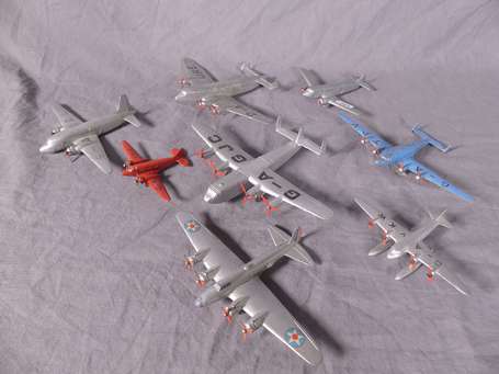 Dinky toys France et GB - 8 avions - état d'usage 