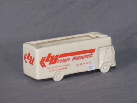 publicité - Camion Berliet en forme de cendrier - 