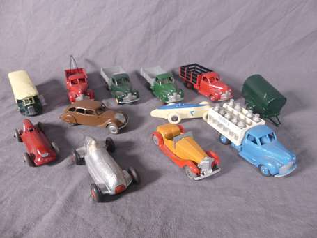 Dinky toys France - Lot de 12 véhicules dont 