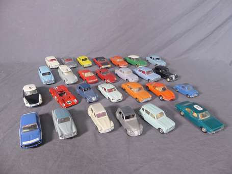 Dinky toys France - Lot de 27 véhicules dont 