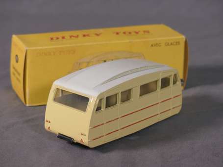 Dinky toys France - Caravane - version toit lisse 