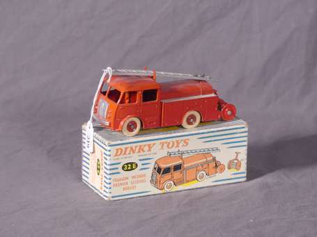 Dinky toys France - Fourgon 1er secours - bel état